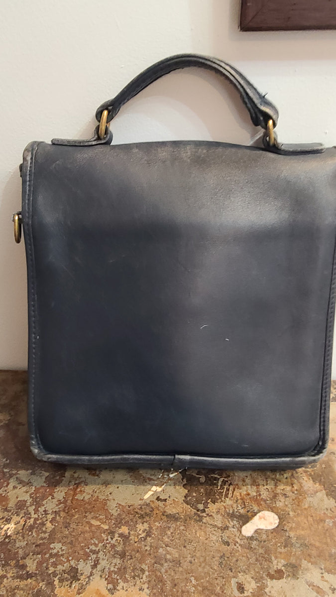 Vintage COACH leather Navy blue Station bag – Alafair Antique & Estate