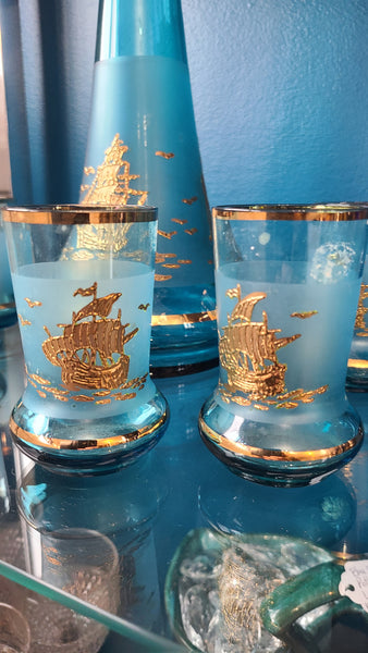 Beautiful old liquor decanter with glasses-has ship