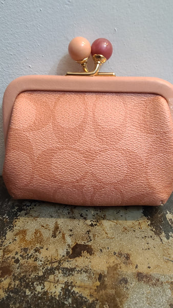 Brand new COACH Nova Kisslock coin case