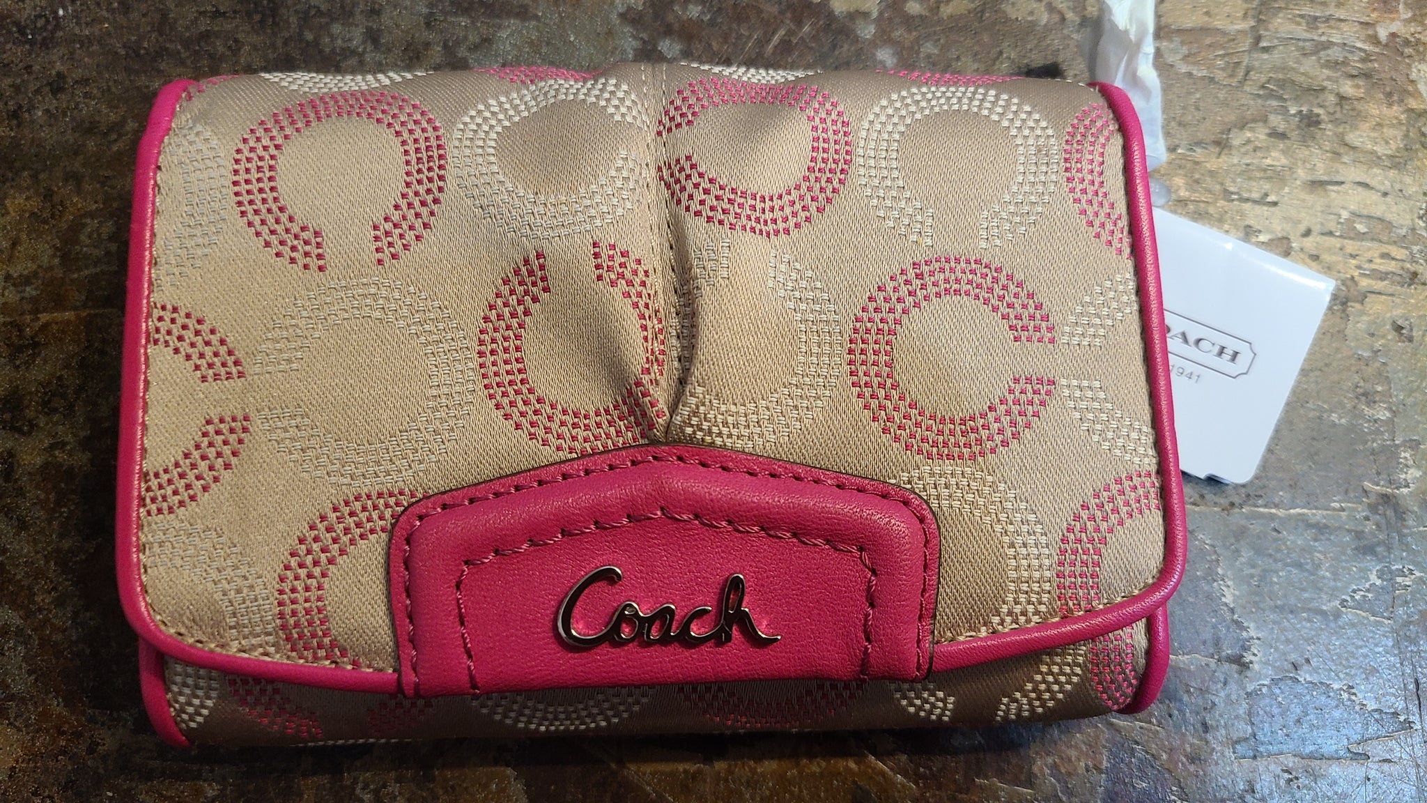 New! Coach Wallet-Ashley Dotted op art trifold
